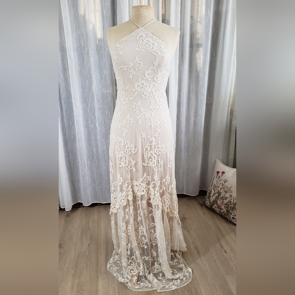 Lulus   Champagne Down - Picture 1 of 7